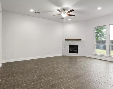 200 Castlefields Street - Photo Thumbnail 8