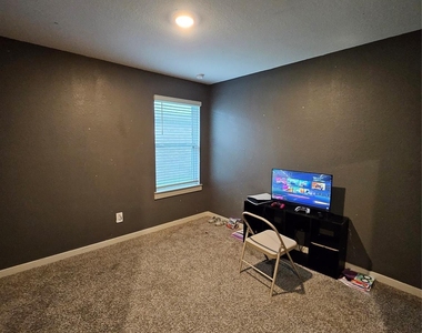 7831 Murciana Drive - Photo Thumbnail 11