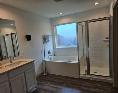 7831 Murciana Drive - Photo Thumbnail 9