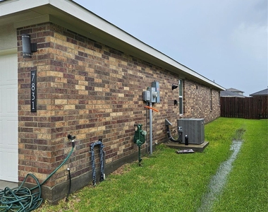 7831 Murciana Drive - Photo Thumbnail 2