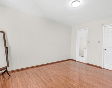 6161 Reims Road - Photo Thumbnail 3