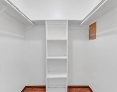 6161 Reims Road - Photo Thumbnail 1