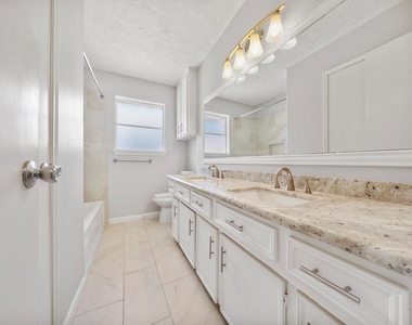 21106 Park Villa Drive - Photo Thumbnail 14