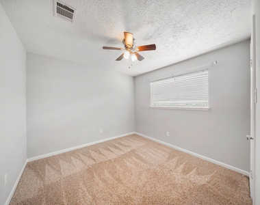 21106 Park Villa Drive - Photo Thumbnail 13