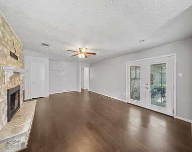 21106 Park Villa Drive - Photo Thumbnail 5