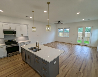 4915 Fisk Street - Photo Thumbnail 10
