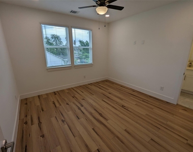 4915 Fisk Street - Photo Thumbnail 26
