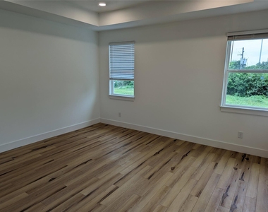 4915 Fisk Street - Photo Thumbnail 28