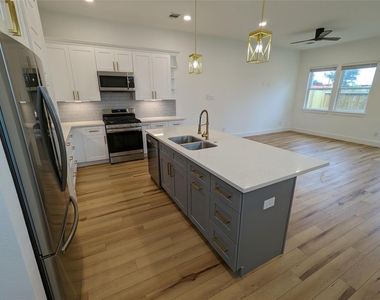 4915 Fisk Street - Photo Thumbnail 11