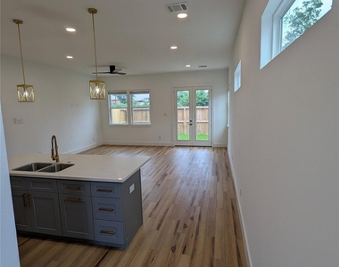 4915 Fisk Street - Photo Thumbnail 3