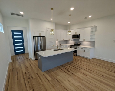 4915 Fisk Street - Photo Thumbnail 8