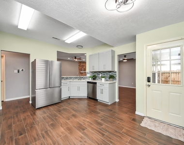 16215 Cypress Trace Drive - Photo Thumbnail 9