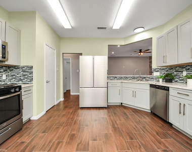 16215 Cypress Trace Drive - Photo Thumbnail 11