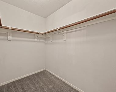 12135 English Brook Circle - Photo Thumbnail 27