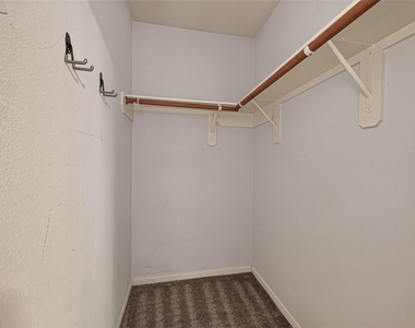 12135 English Brook Circle - Photo Thumbnail 19