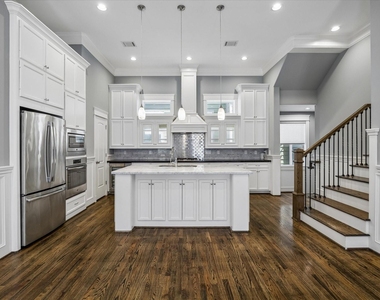 609 Rutland Street - Photo Thumbnail 1