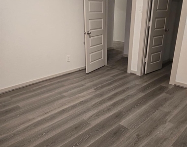 7106 Marina Heights Way - Photo Thumbnail 10