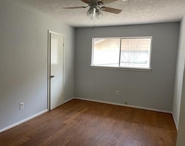 1326 Barrowgate Drive - Photo Thumbnail 4