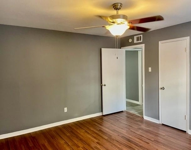 7900 Westheimer Road - Photo Thumbnail 9