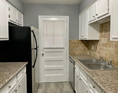 7900 Westheimer Road - Photo Thumbnail 19