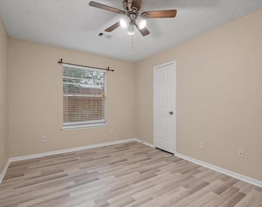 18182 Forest Cedars Drive - Photo Thumbnail 17
