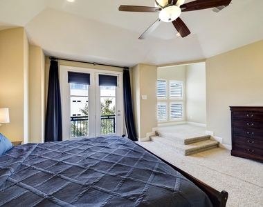 1305 Delano Street - Photo Thumbnail 5