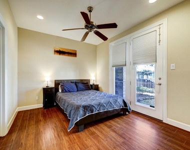 1305 Delano Street - Photo Thumbnail 7