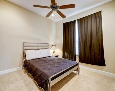 1305 Delano Street - Photo Thumbnail 9