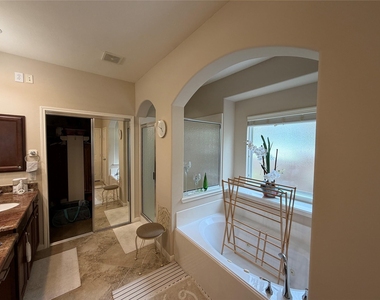 5518 Plumero Meadow Drive - Photo Thumbnail 12