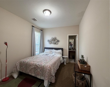 5518 Plumero Meadow Drive - Photo Thumbnail 14