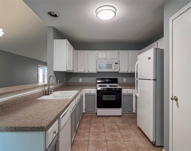 10506 Goldfield Lane - Photo Thumbnail 7