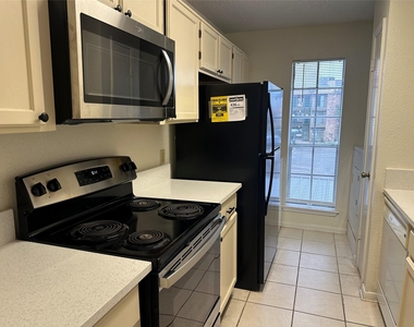 2121 Hepburn Street - Photo Thumbnail 9