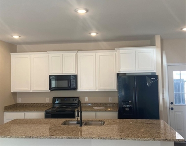 23445 Mcspadon Rd - Photo Thumbnail 3