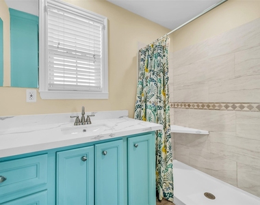 610 Surf Drive - Photo Thumbnail 6