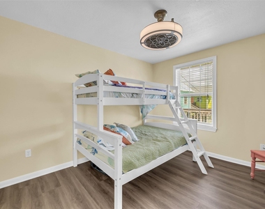 610 Surf Drive - Photo Thumbnail 8