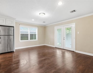 505 Malvern Avenue - Photo Thumbnail 3