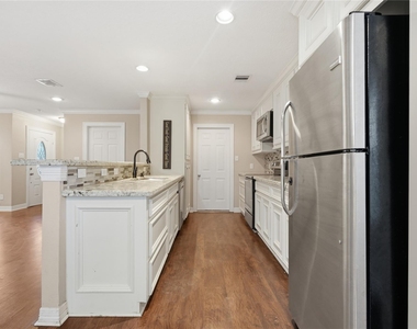 505 Malvern Avenue - Photo Thumbnail 6