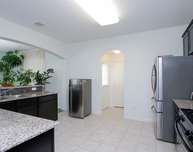 10516 Primo Place - Photo Thumbnail 11