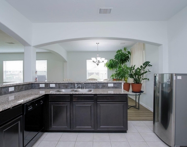 10516 Primo Place - Photo Thumbnail 7