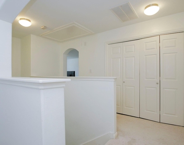 10516 Primo Place - Photo Thumbnail 12