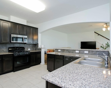 10516 Primo Place - Photo Thumbnail 10