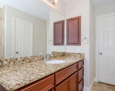 6510 Ashland Terrace Lane - Photo Thumbnail 17