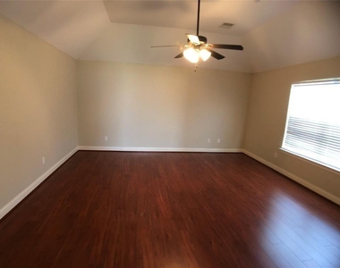 6510 Ashland Terrace Lane - Photo Thumbnail 11