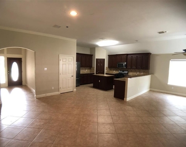 6510 Ashland Terrace Lane - Photo Thumbnail 3