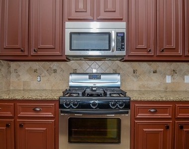6510 Ashland Terrace Lane - Photo Thumbnail 5