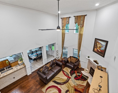 2602 Falcon Knoll Lane - Photo Thumbnail 8