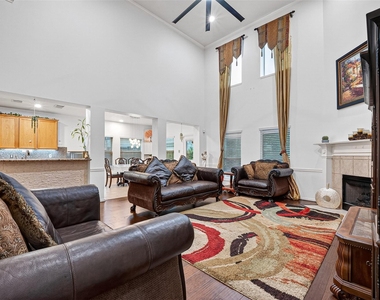 2602 Falcon Knoll Lane - Photo Thumbnail 10