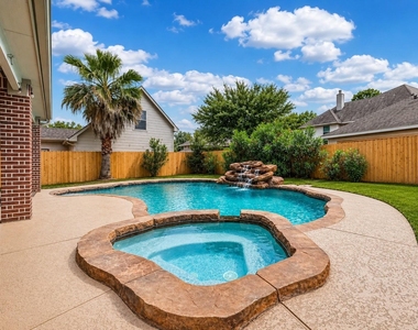 2602 Falcon Knoll Lane - Photo Thumbnail 2