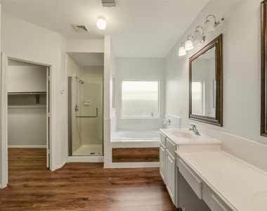 2414 Falcon Knoll Lane - Photo Thumbnail 31