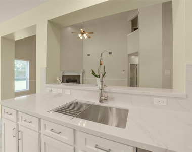 2414 Falcon Knoll Lane - Photo Thumbnail 14